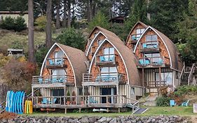 Jade Resort-Oceanfront Suites In Gowlland Harbour